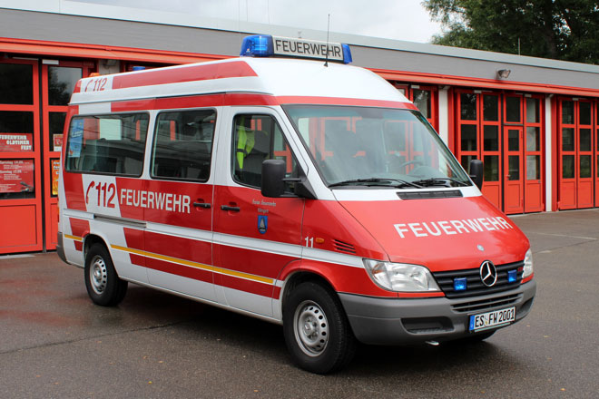 http://www.feuerwehr-koengen.de/images/Fahrzeuge/elw.jpg